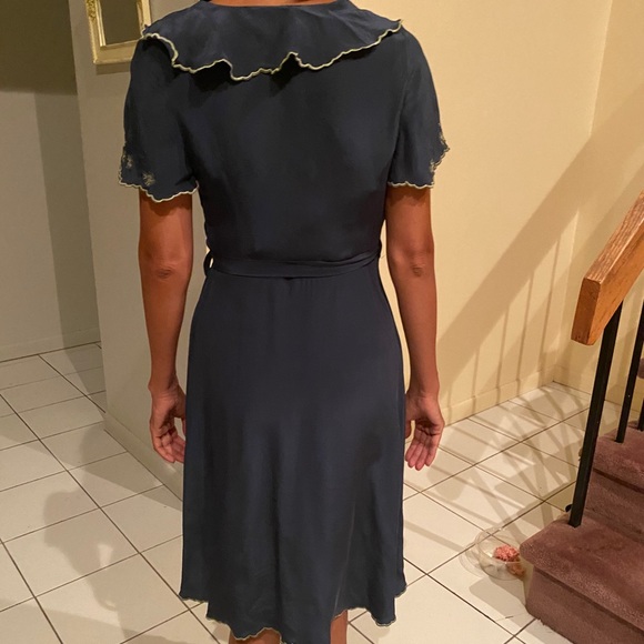 Betsey Johnson embroidered 100% silk dress - Picture 3 of 6